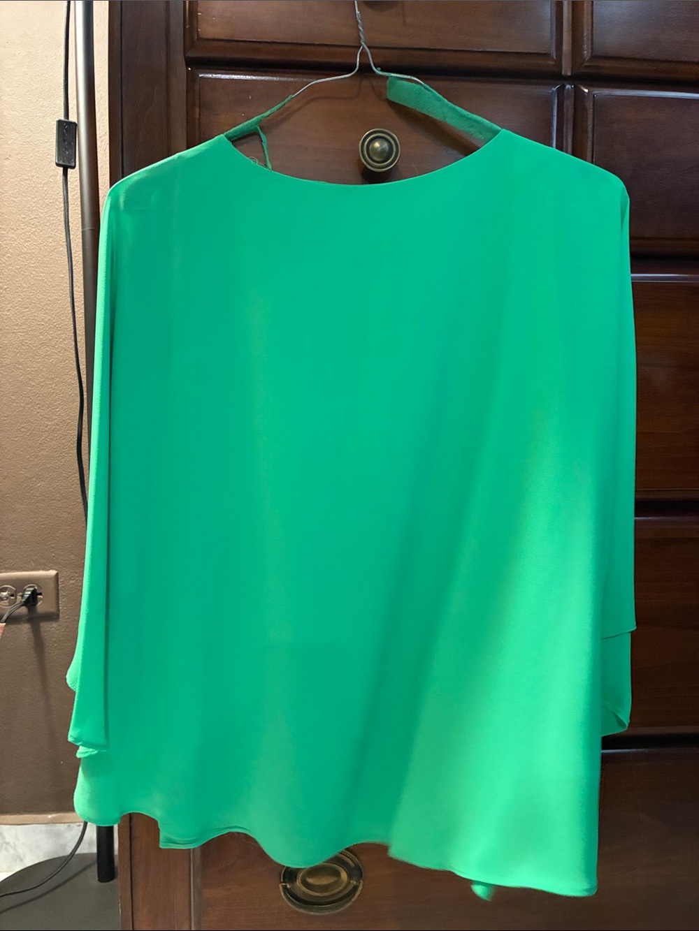 Trine light Emerald Green Layered Flutter-Sleeve Blouse - Picture 2 of 2